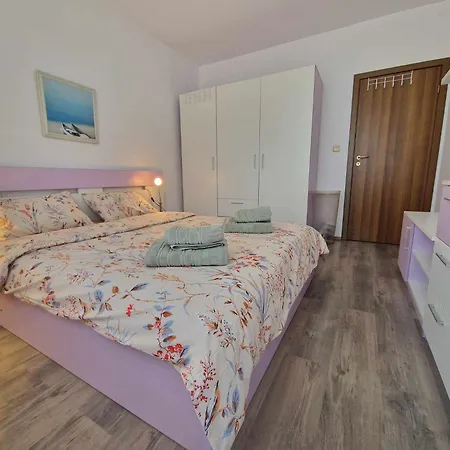 Gurko - Center And Sea Garden Apartment *